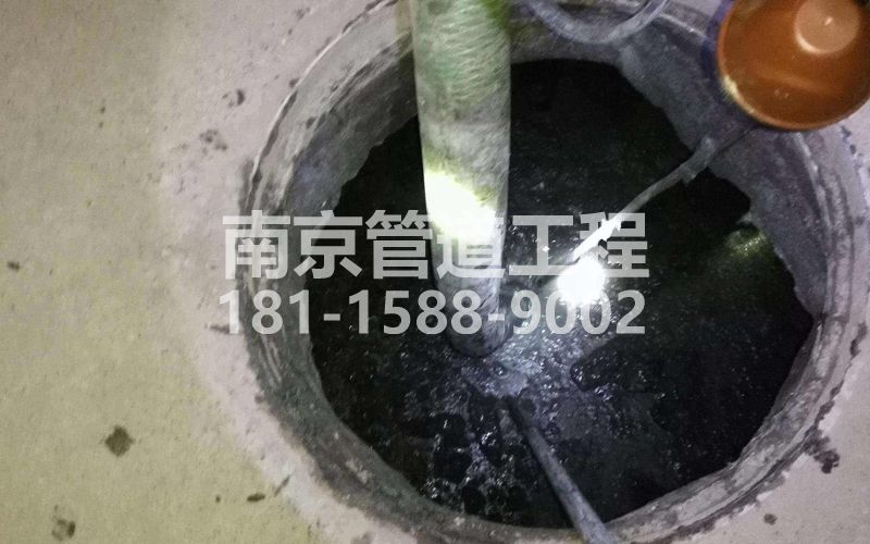 216崇明清理化粪池